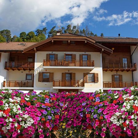 Hotel Garni Manuela Cavalese Esterno foto