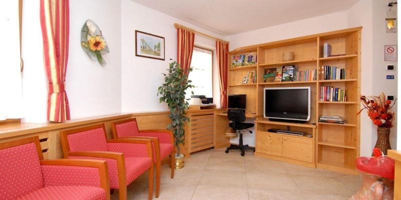 Hotel Garni Manuela Cavalese Esterno foto