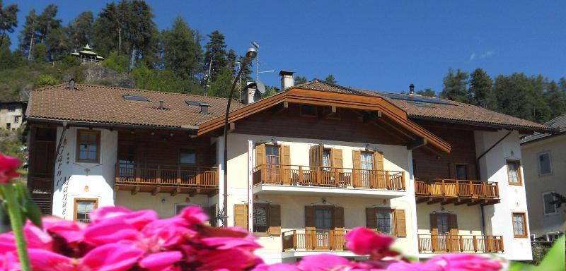 Hotel Garni Manuela Cavalese Esterno foto