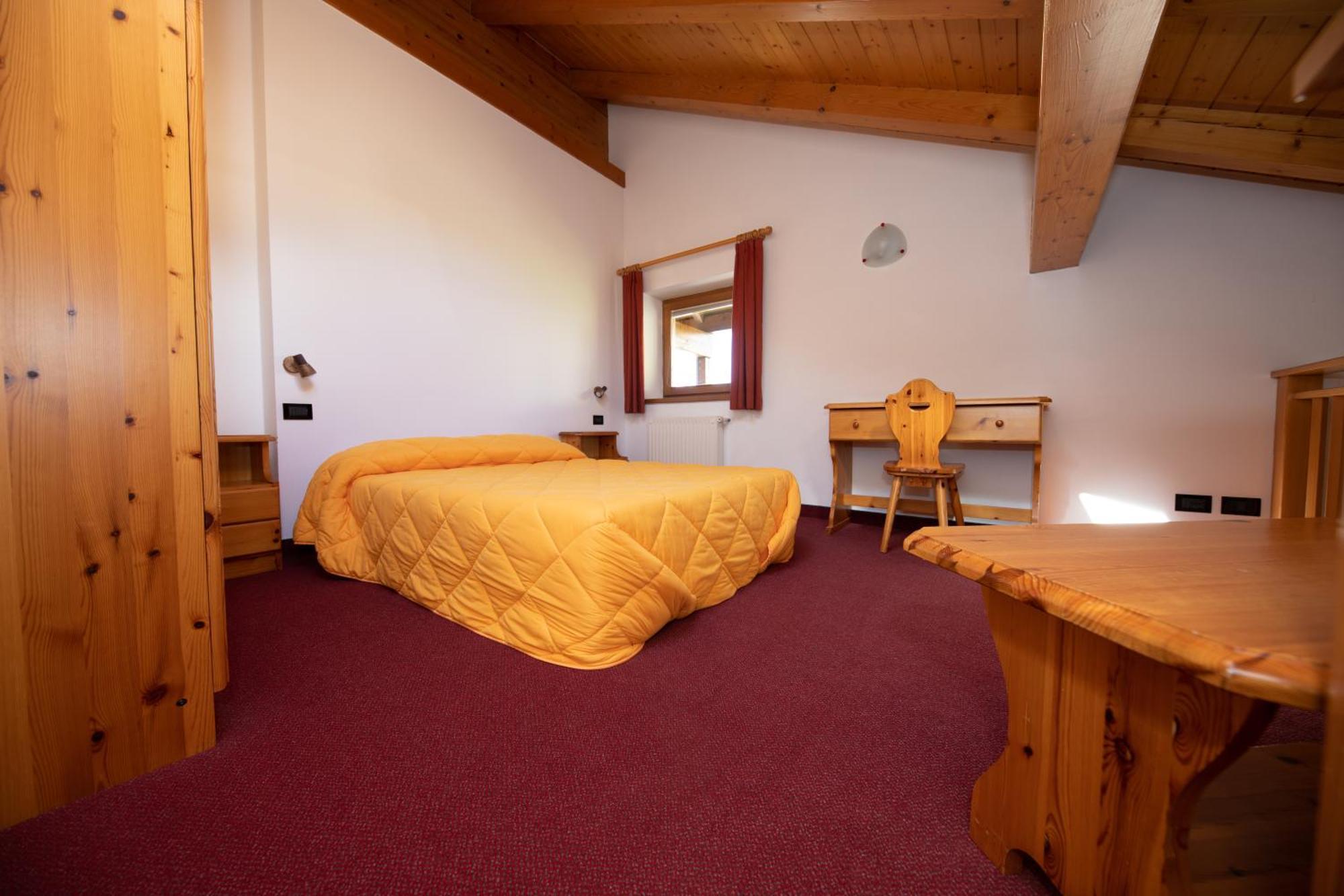 Hotel Garni Manuela Cavalese Esterno foto