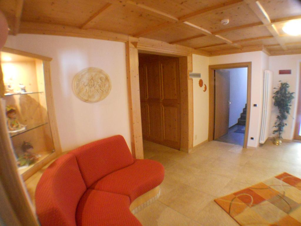 Hotel Garni Manuela Cavalese Esterno foto
