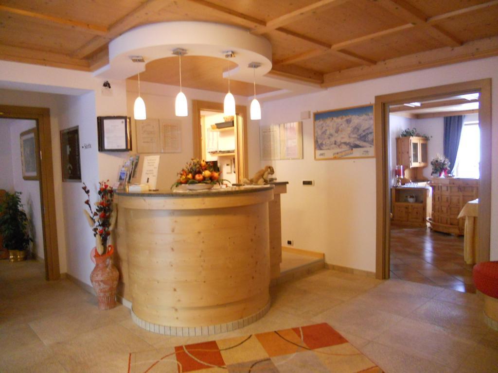 Hotel Garni Manuela Cavalese Esterno foto