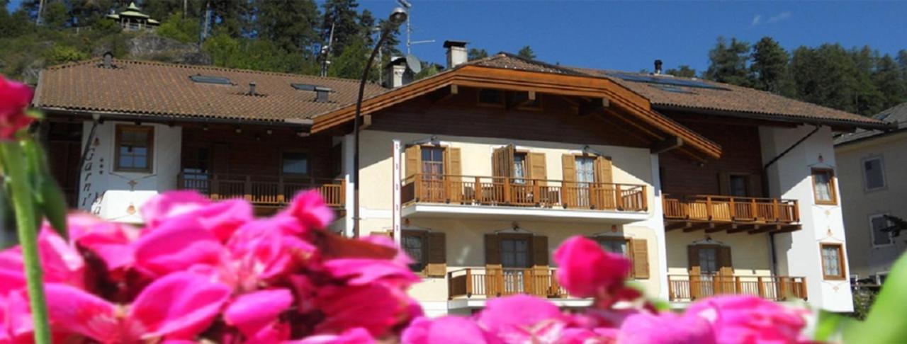 Hotel Garni Manuela Cavalese Esterno foto
